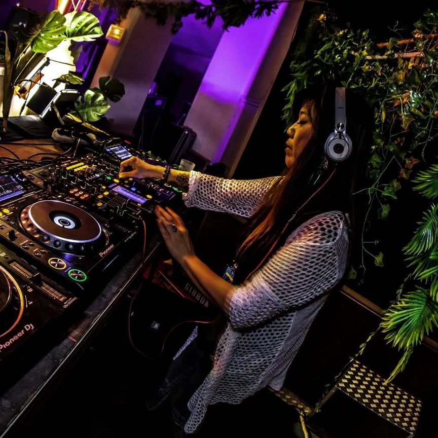 Yunok aux platines au Norma'l Festival